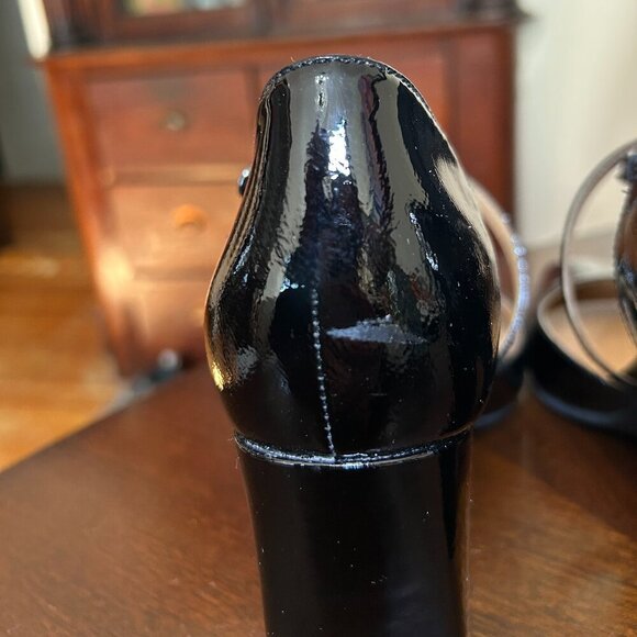 Naturalizer Women's Leesha Strappy Closed Toe Block Heel Pump - Picture 10 of 13